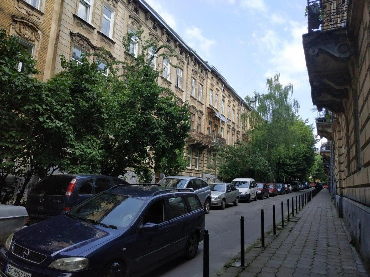 Кімната В Серці Львова リヴィウ エクステリア 写真