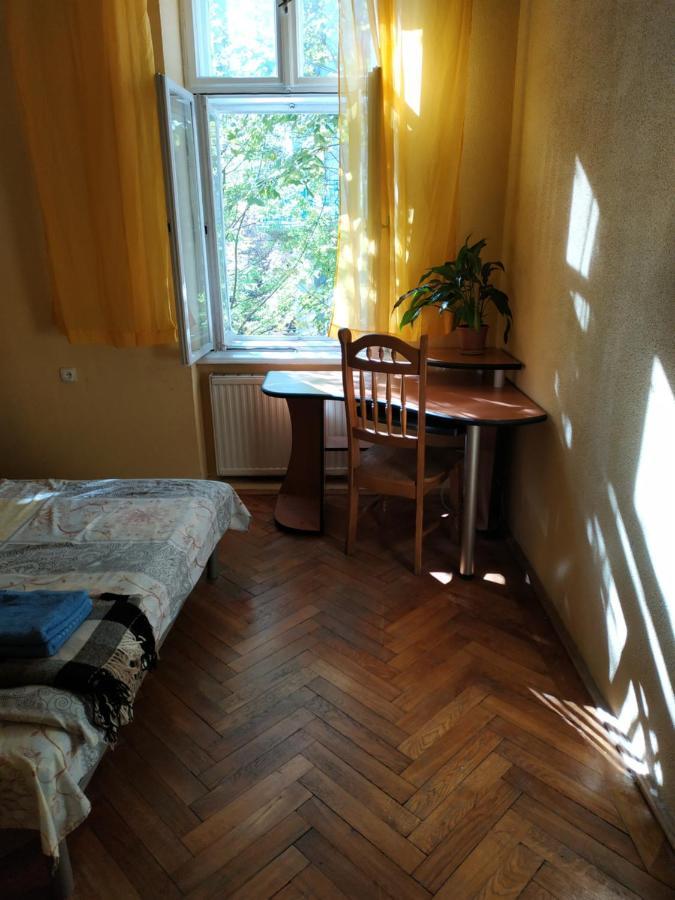 Кімната В Серці Львова リヴィウ エクステリア 写真
