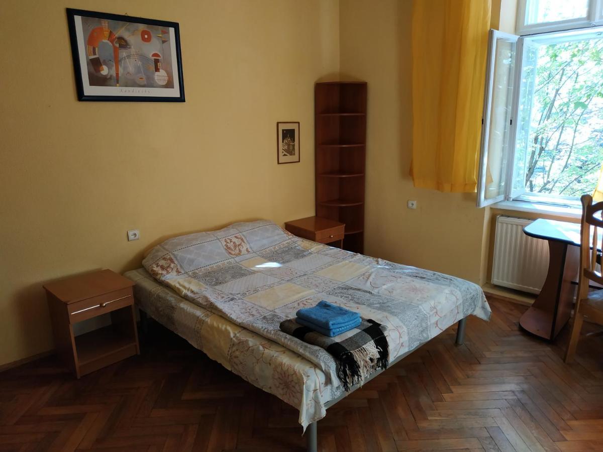 Кімната В Серці Львова リヴィウ エクステリア 写真